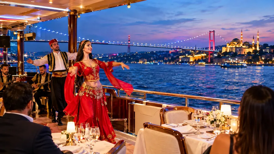 Istanbul Bosphorus Dinner Cruise with Turkish Night Show